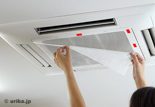 エアコンの表側に装着